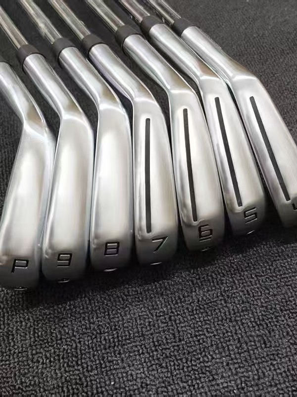 Set di 7 Ferri da Golf per Uom - Shaft Flex Stiff recensione e prezzo